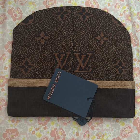 Authentic Louis Vuitton Brown M73469
My Monogram Eclipse Hat beanie - Picture 3 of 4